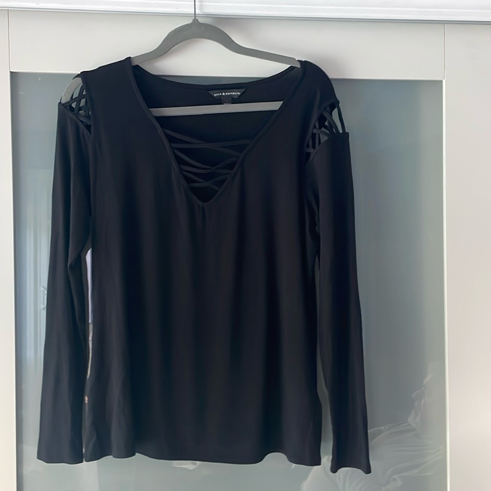 rock & republic black tee